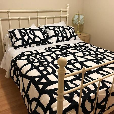 Modern Private Suite Close To Everything 밴쿠버 외부 사진